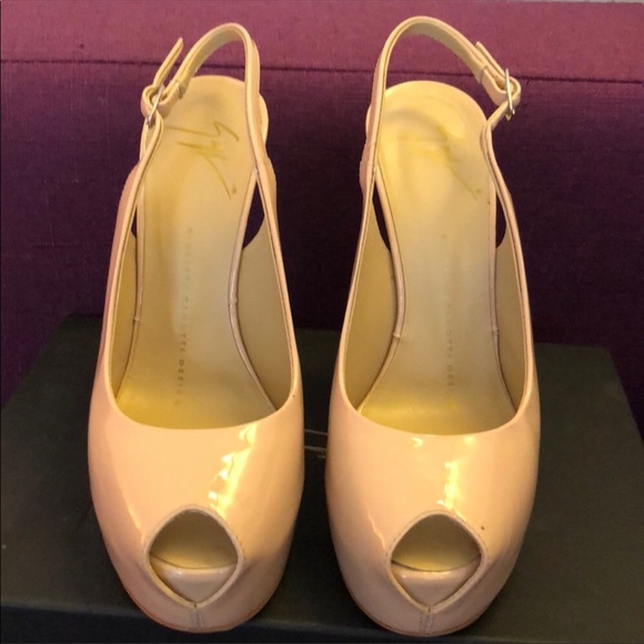 Magnificent pair of Guiseppe Zanotti heels - Picture 2 of 8